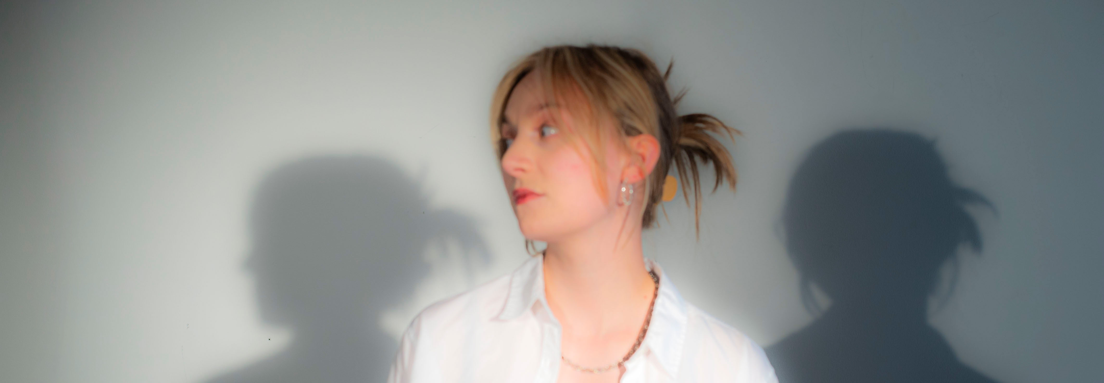 blurry-portrait-of-artist